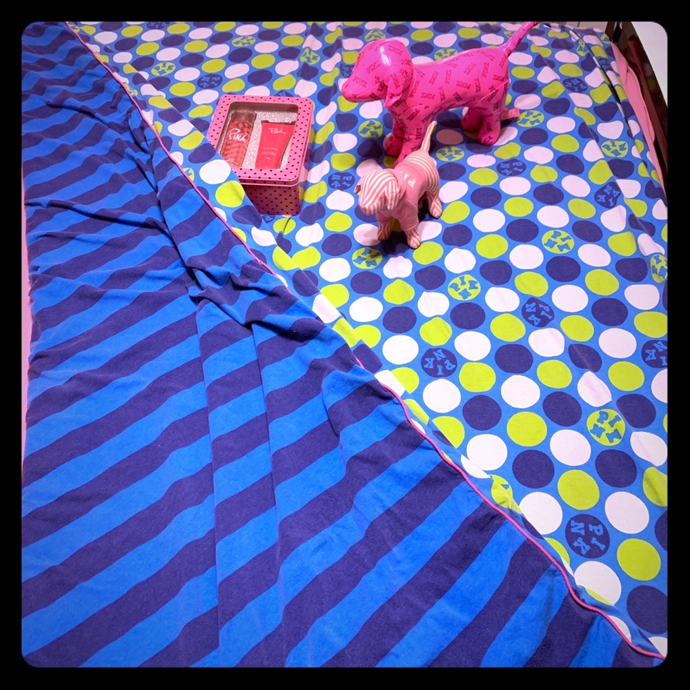 Ultra rare Victoria’s Secret pink duvet NFS